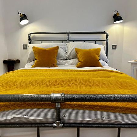 Newly Renovated Stunning Warehouse Apartment 伯恩茅斯 外观 照片