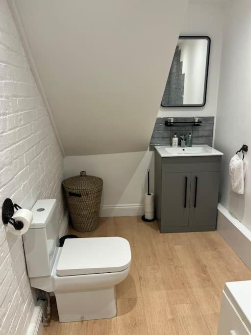 Newly Renovated Stunning Warehouse Apartment 伯恩茅斯 外观 照片