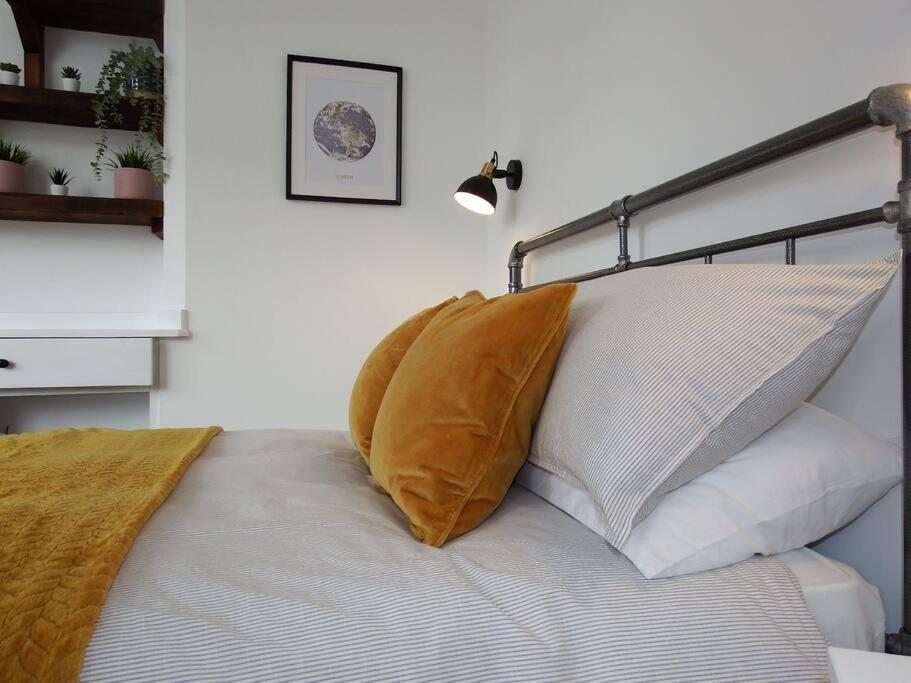 Newly Renovated Stunning Warehouse Apartment 伯恩茅斯 外观 照片