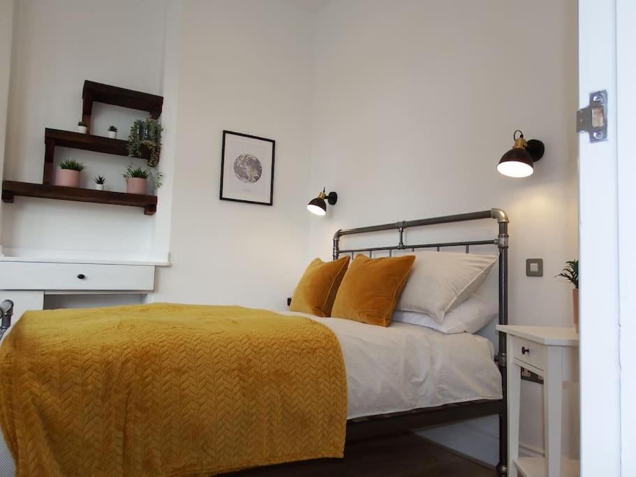 Newly Renovated Stunning Warehouse Apartment 伯恩茅斯 外观 照片