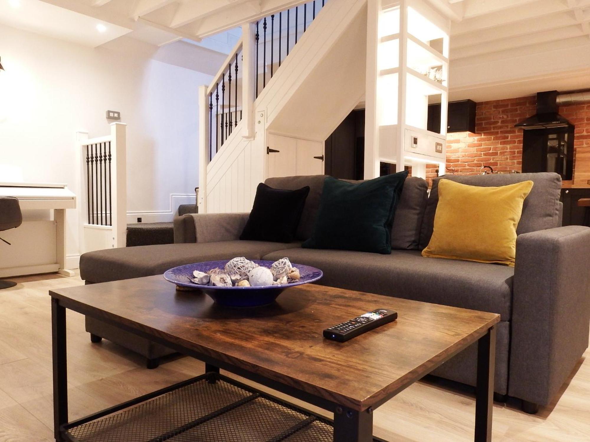 Newly Renovated Stunning Warehouse Apartment 伯恩茅斯 外观 照片