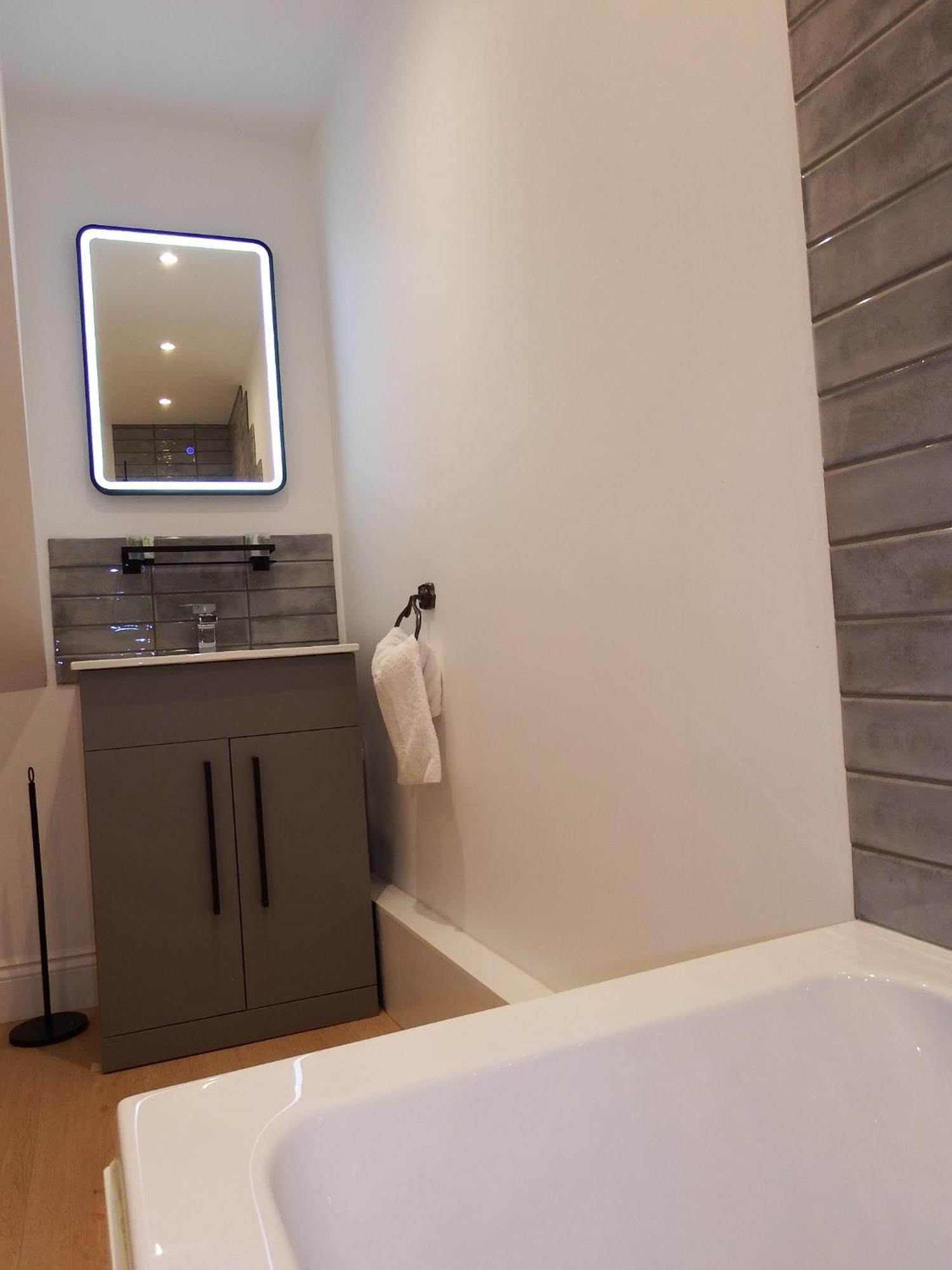 Newly Renovated Stunning Warehouse Apartment 伯恩茅斯 外观 照片