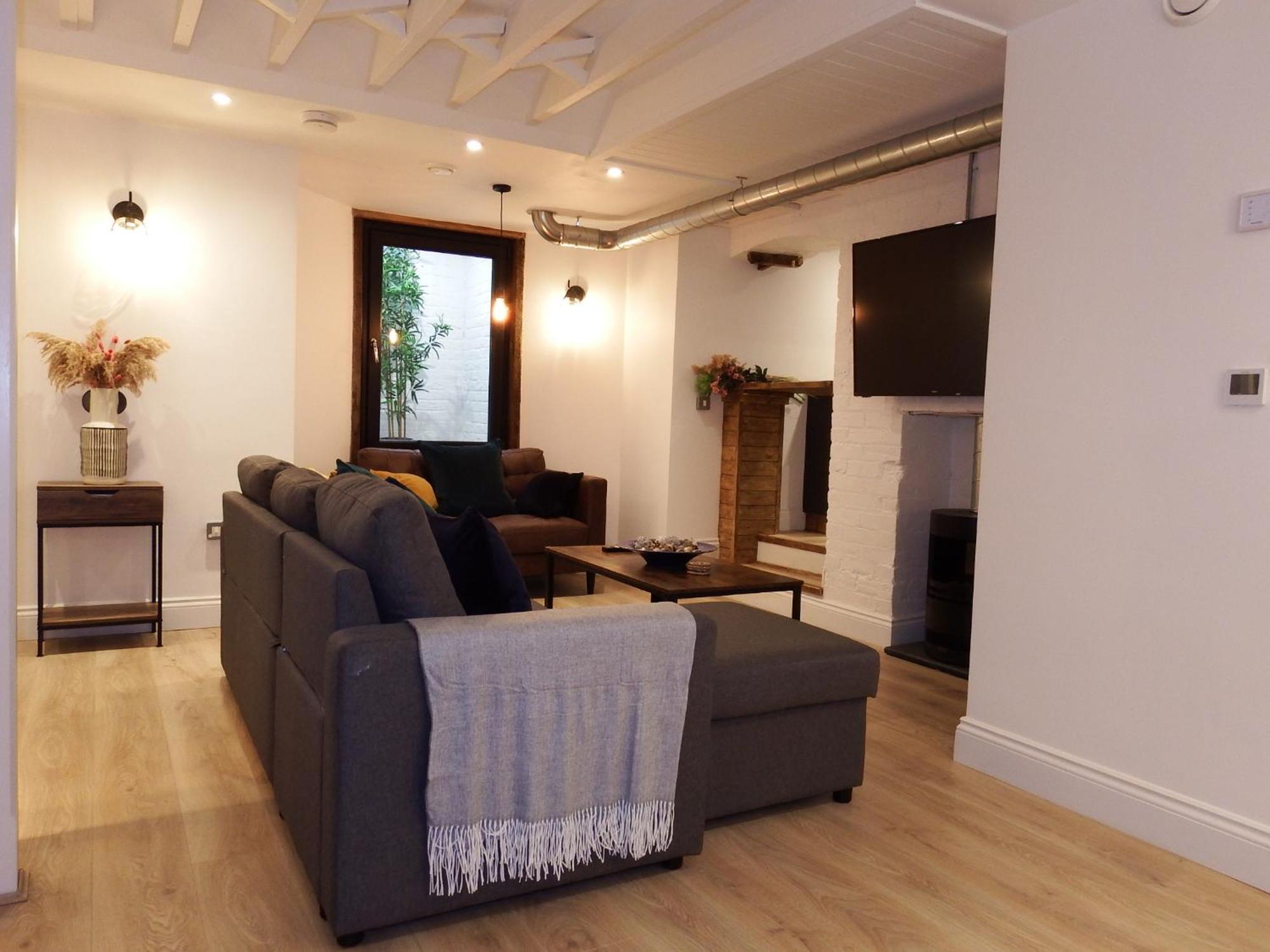 Newly Renovated Stunning Warehouse Apartment 伯恩茅斯 外观 照片