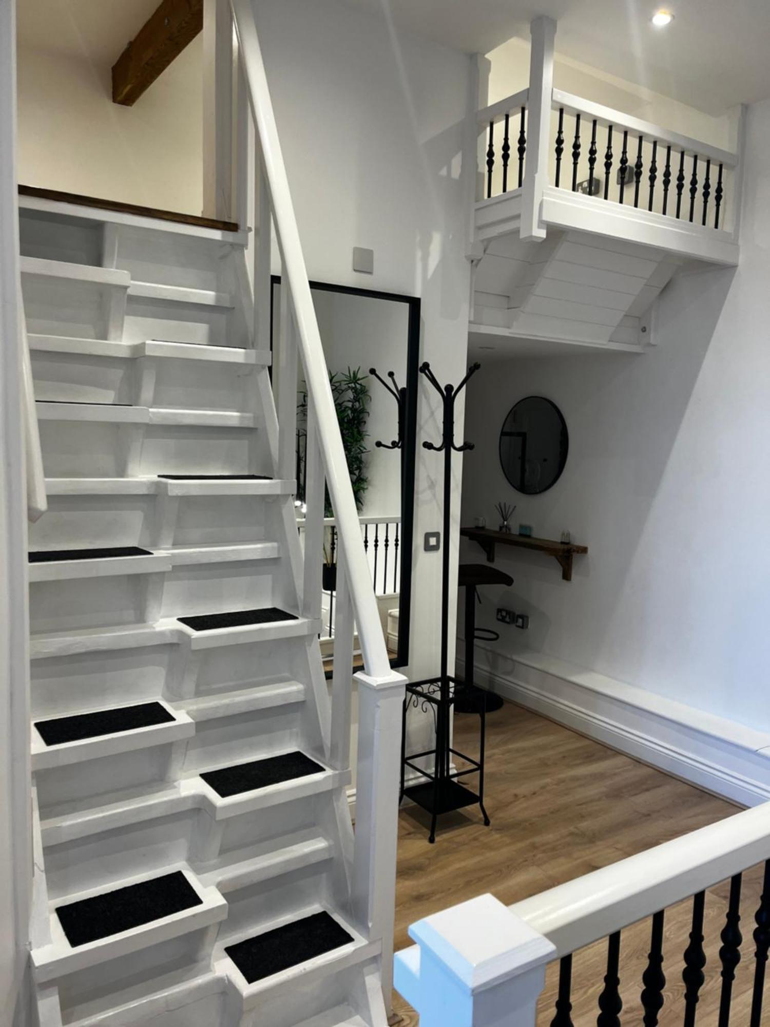 Newly Renovated Stunning Warehouse Apartment 伯恩茅斯 外观 照片